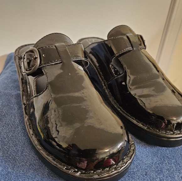 b.o.c. Born Concept Kalima Patent Clog Slide Mule - Picture 3 of 10